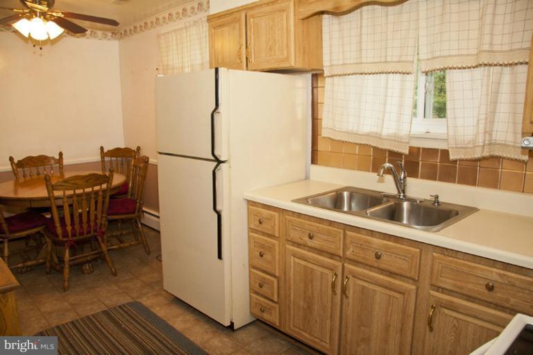 7 Byway Road Owings Mills, MD 21117 - Photo 1 of 27 Kitchen