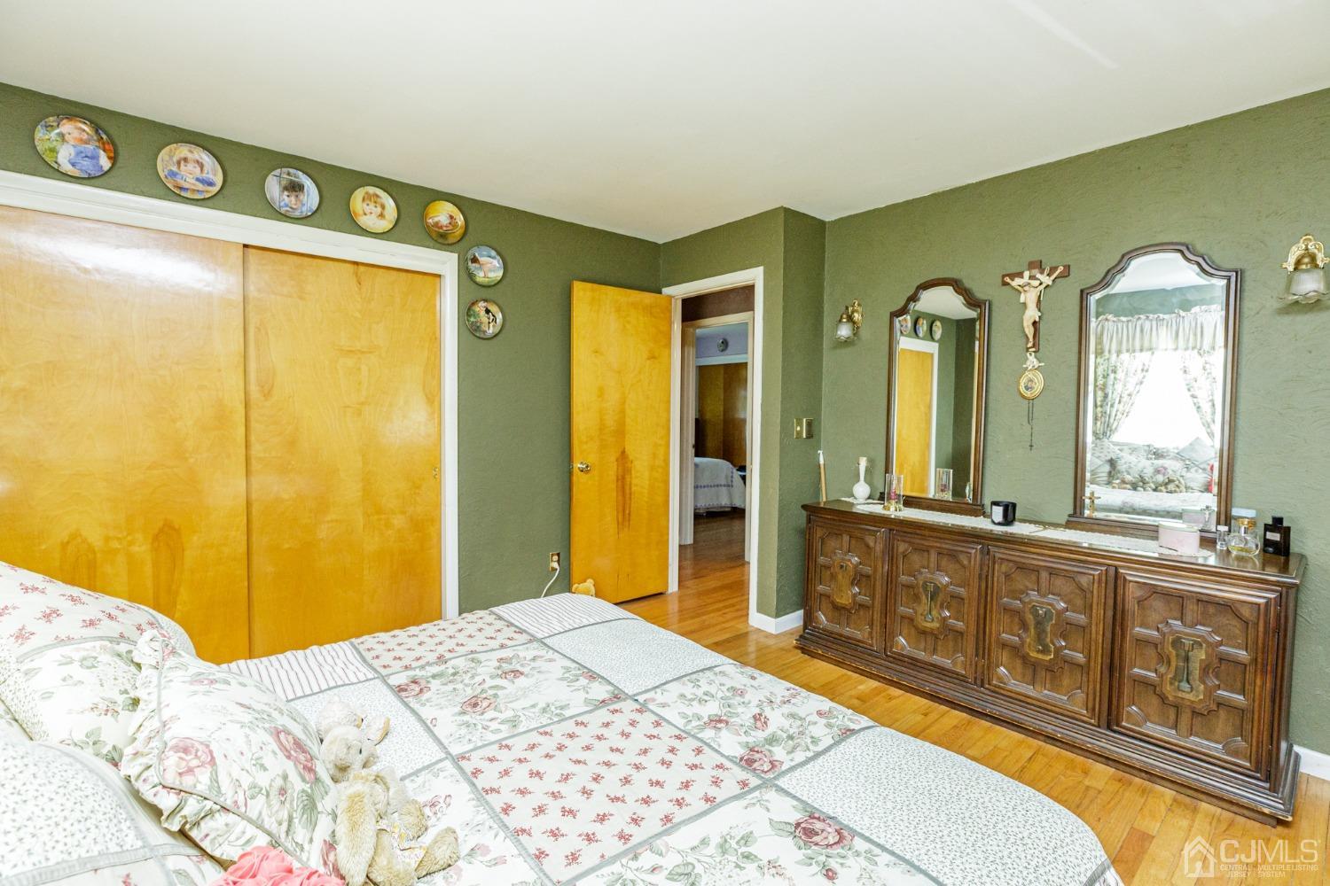 203 Butternut Road Califon, NJ 07830 - Photo 19 of 33 a bedroom with double vanity and a bathtub
