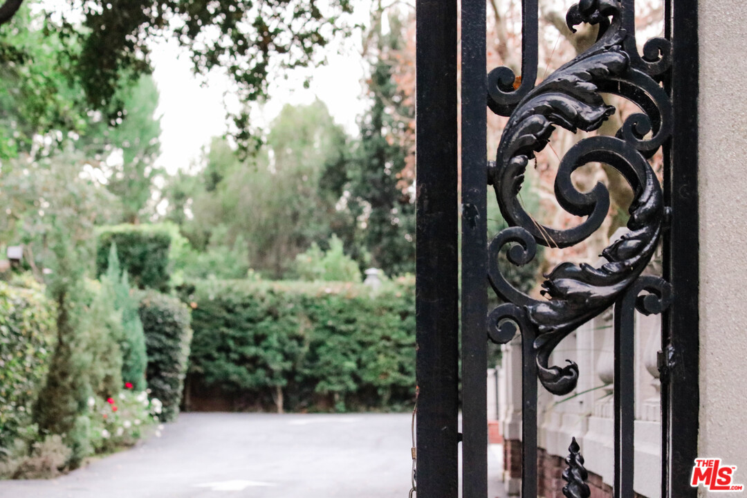 430 Madeline Drive Pasadena, CA 91105 - Photo 28 of 28