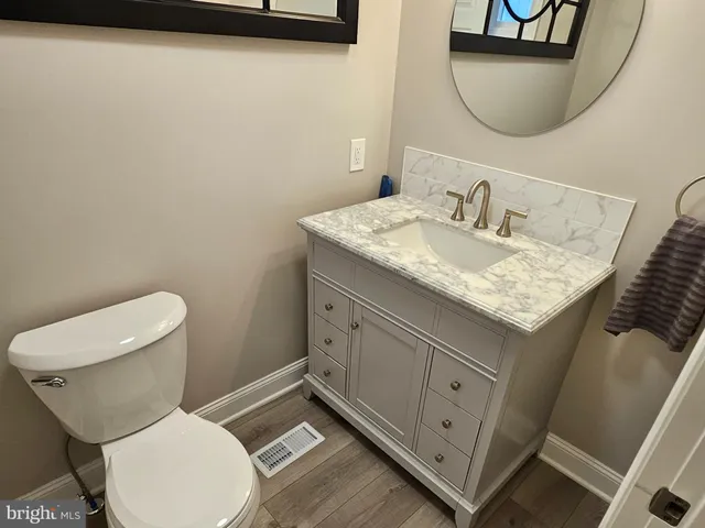 $2,950 | 404 West Wayne Avenue, Wayne, PA 19087