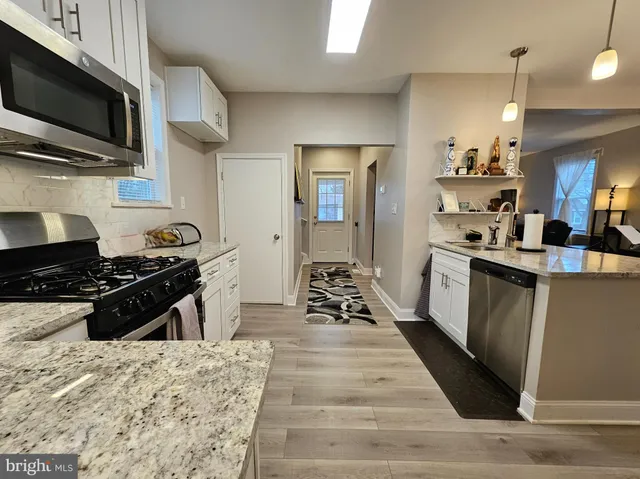 $2,950 | 404 West Wayne Avenue, Wayne, PA 19087