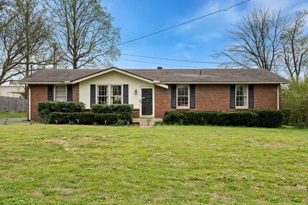 $380,000 | 109 Cheryl Drive, Hendersonville, TN 37075