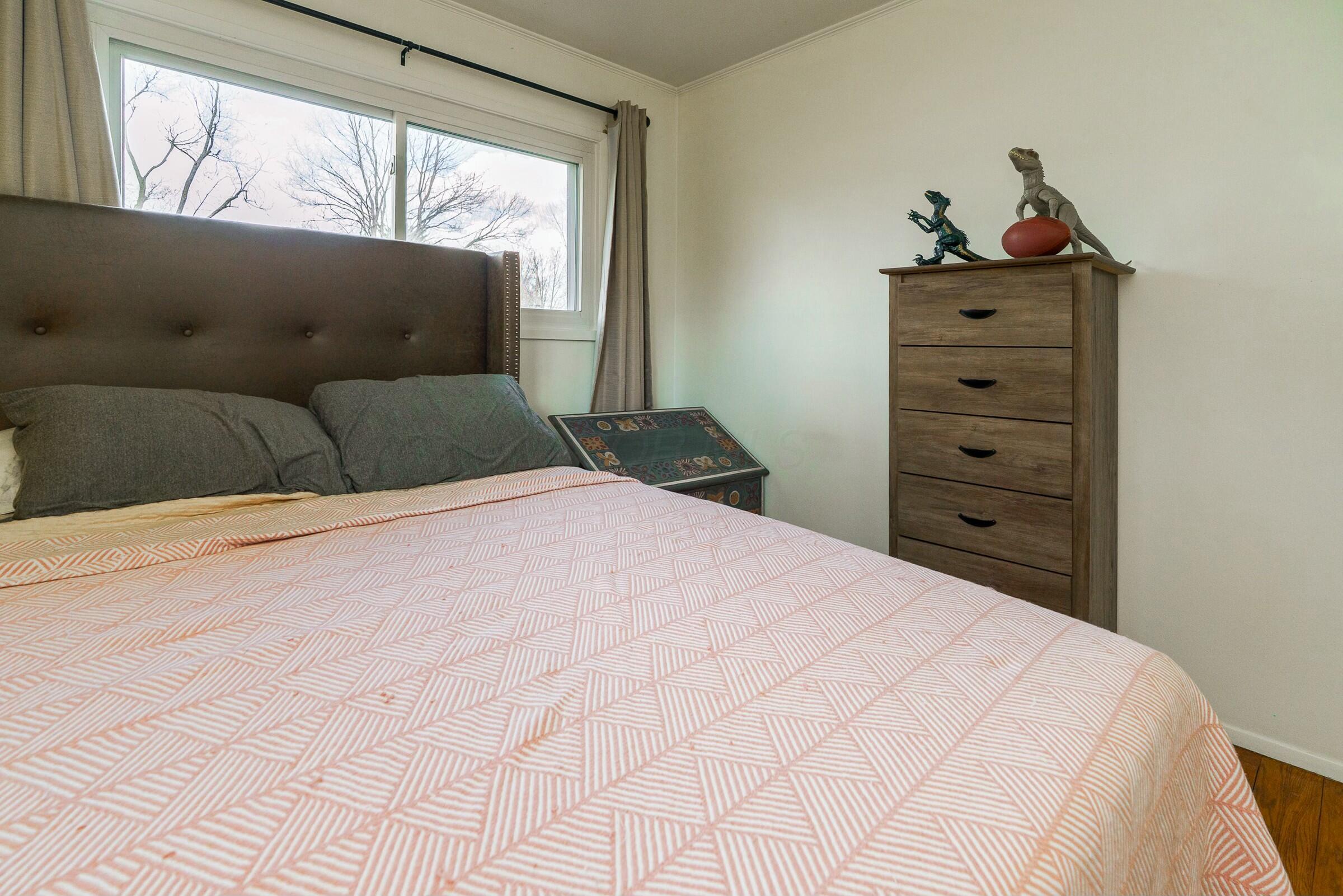 1777 Inchcliff Road Columbus, OH 43221 - Photo 20 of 30 Secondary Bedroom