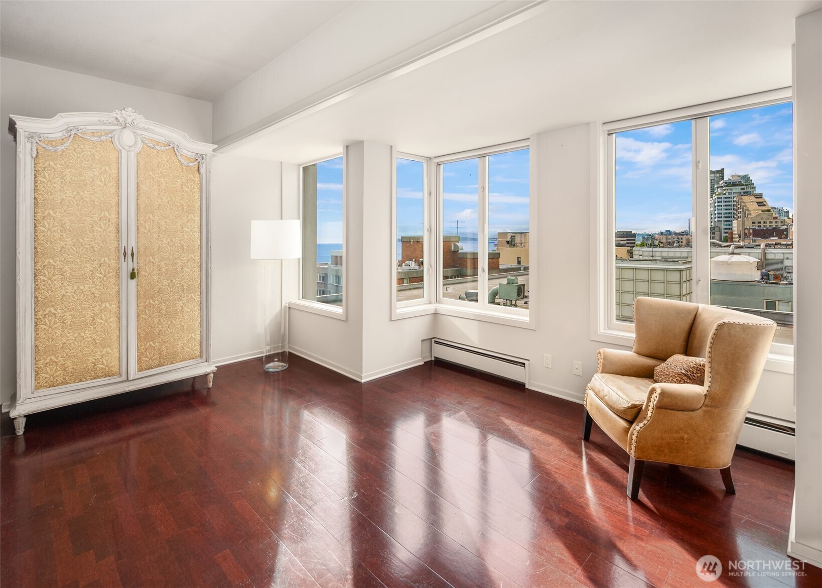98 Union Street, Unit 810 Seattle, WA 98101 - Photo 23 of 38