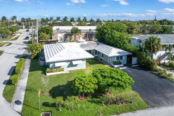 $1,850 | 262 Southeast 9th Avenue, Unit B, Deerfield Beach, FL 33441