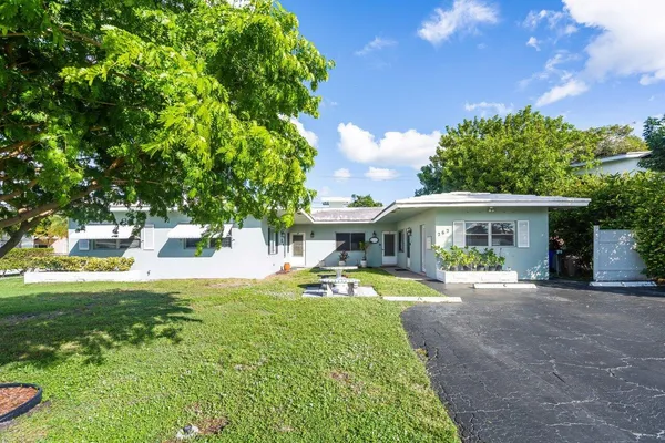 $1,850 | 262 Southeast 9th Avenue, Unit B, Deerfield Beach, FL 33441