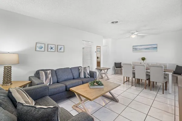 $1,850 | 262 Southeast 9th Avenue, Unit B, Deerfield Beach, FL 33441