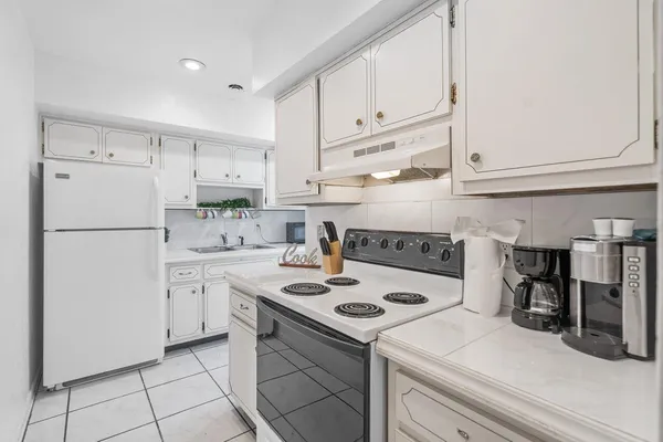 $1,850 | 262 Southeast 9th Avenue, Unit B, Deerfield Beach, FL 33441