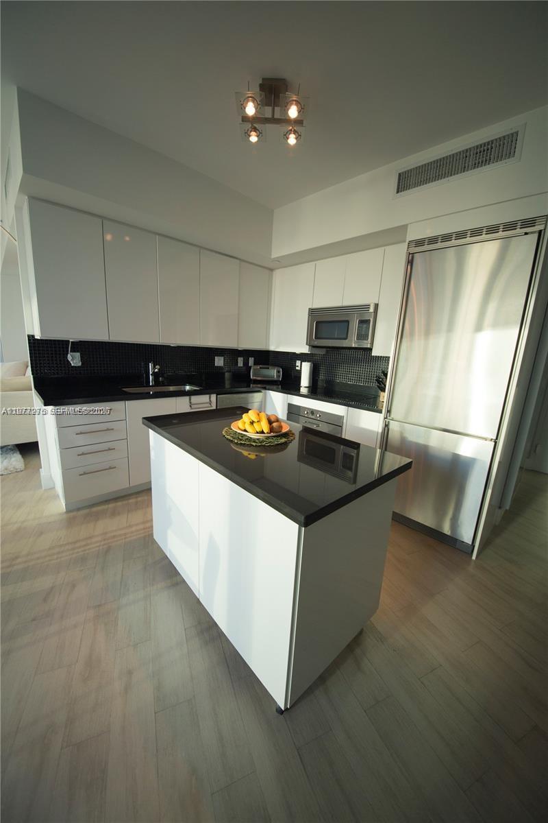 92 Southwest 3rd Street, Unit 1801 Miami, FL 33130 - Photo 3 of 21