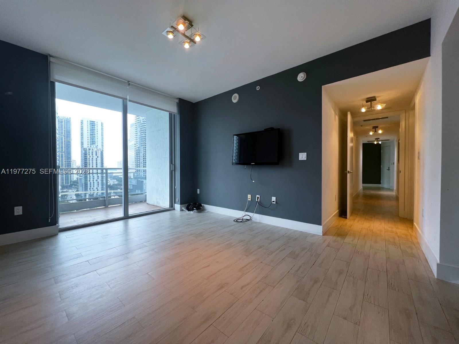 92 Southwest 3rd Street, Unit 1801 Miami, FL 33130 - Photo 6 of 21 Master bedroom
