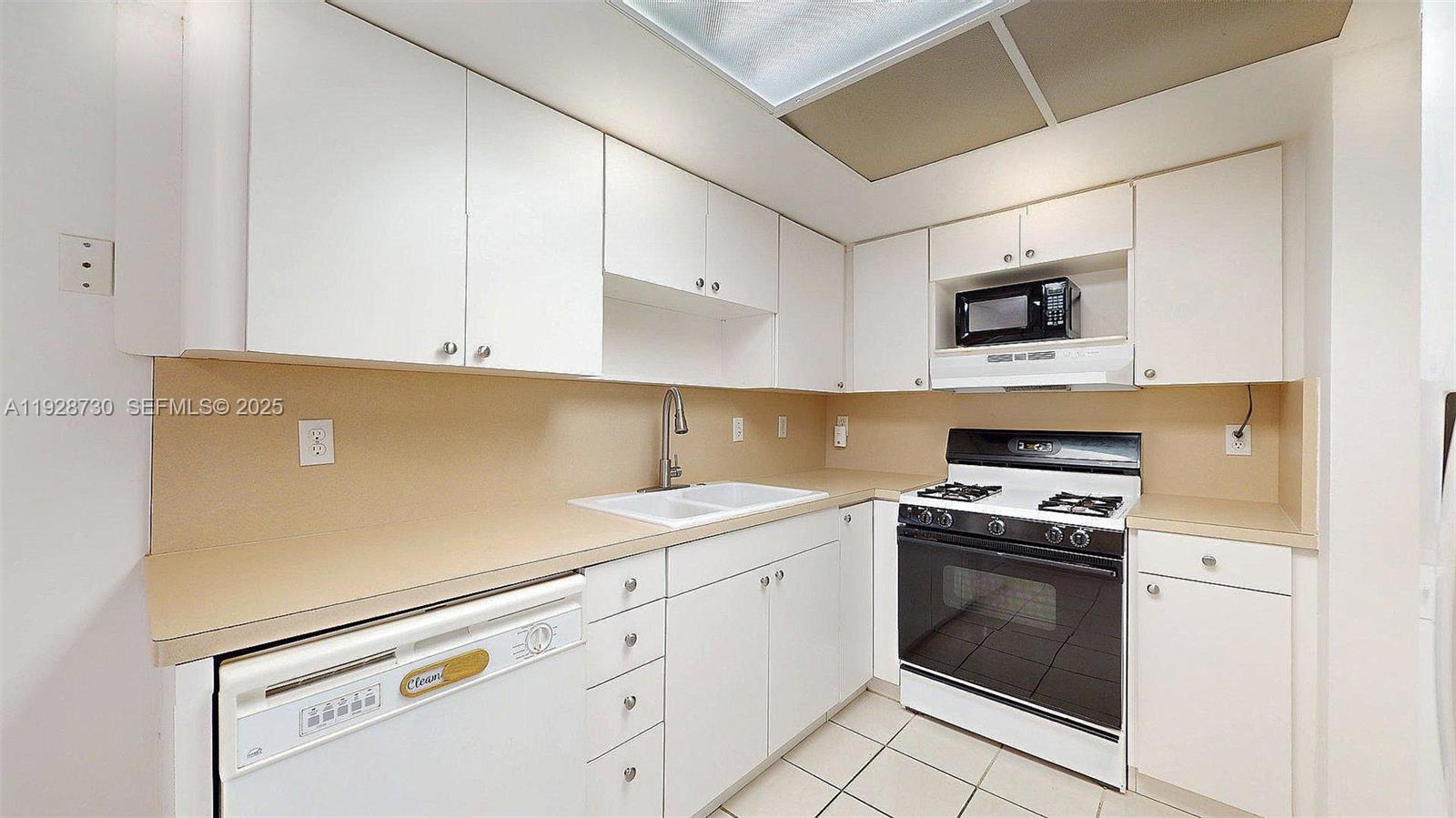 11482 Southwest 109th Road, Unit 29C Miami, FL 33176 - Photo 18 of 77