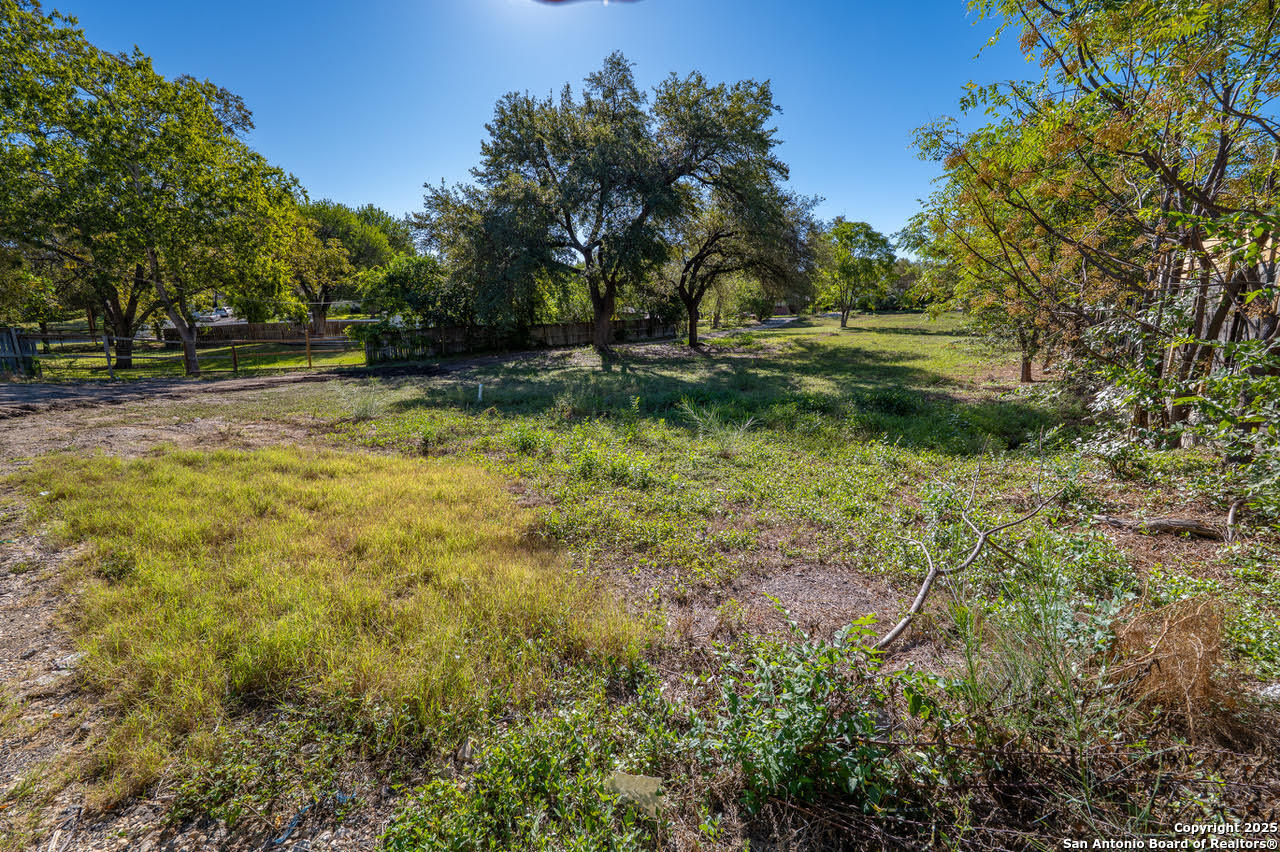 529 Geneseo Road Terrell Hills, TX 78209 - Photo 5 of 10