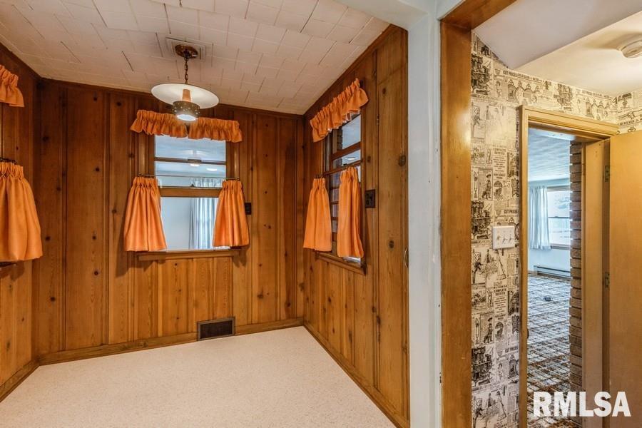 1903 46th Street Moline, IL 61265 - Photo 12 of 25 Gallery Image 12