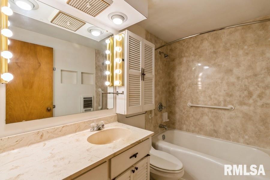 1903 46th Street Moline, IL 61265 - Photo 17 of 25 Gallery Image 17