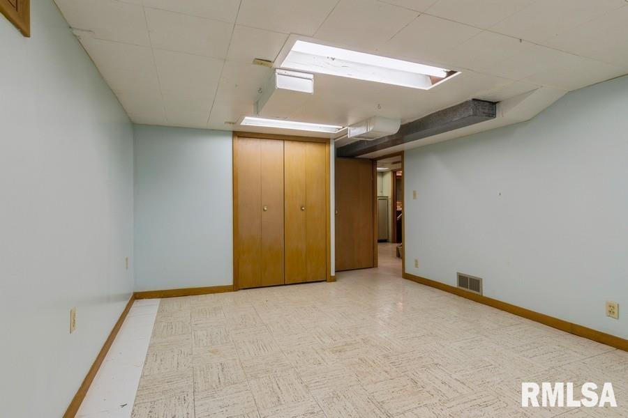 1903 46th Street Moline, IL 61265 - Photo 23 of 25 Gallery Image 23