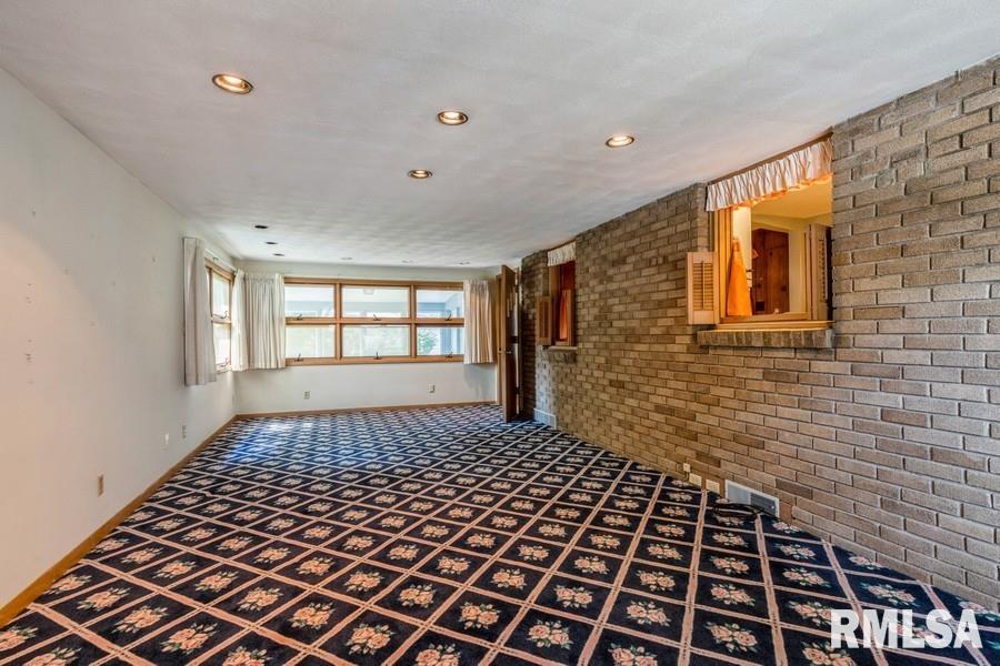 1903 46th Street Moline, IL 61265 - Photo 7 of 25 Gallery Image 7