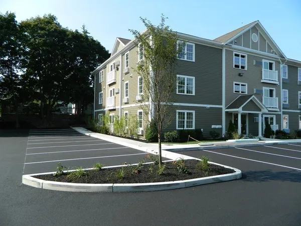 $2,625 | 205 Elm Street, Unit 301, Quincy, MA 02169