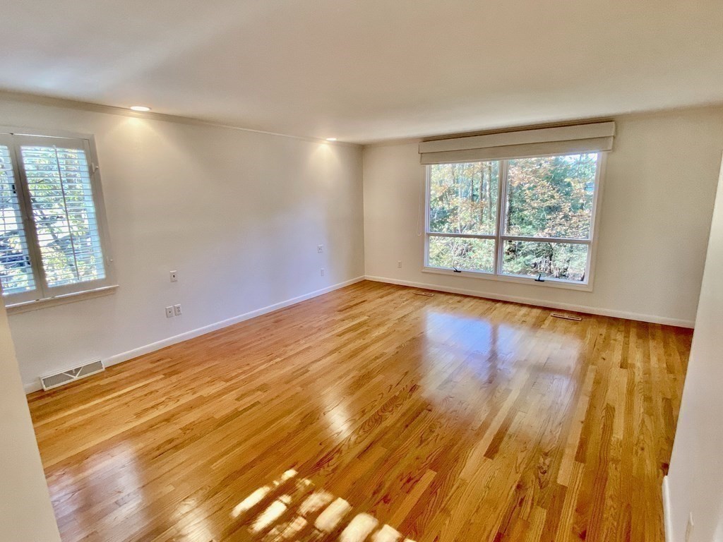 98 Brooks Road Longmeadow, MA 01106 - Photo 16 of 29