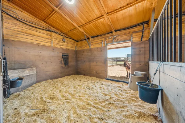 $1,250,000 | 417 County Road 60, Gatesville, TX 76528