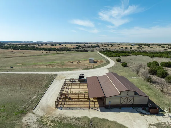 $1,250,000 | 417 County Road 60, Gatesville, TX 76528
