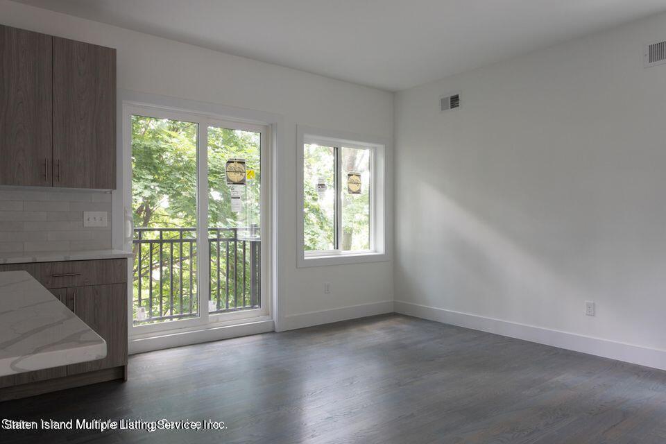 29 Ridgefield Avenue Staten Island, NY 10304 - Photo 16 of 68 18