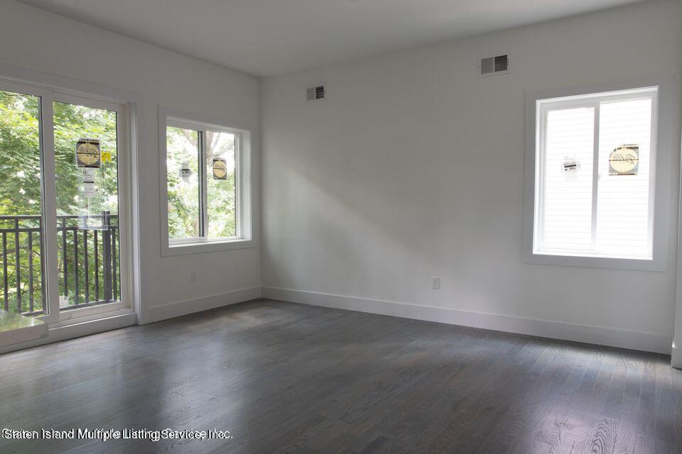 29 Ridgefield Avenue Staten Island, NY 10304 - Photo 17 of 68 19