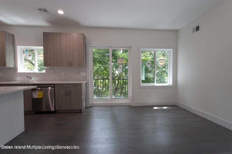 29 Ridgefield Avenue Staten Island, NY 10304 - Photo 20 of 68 22