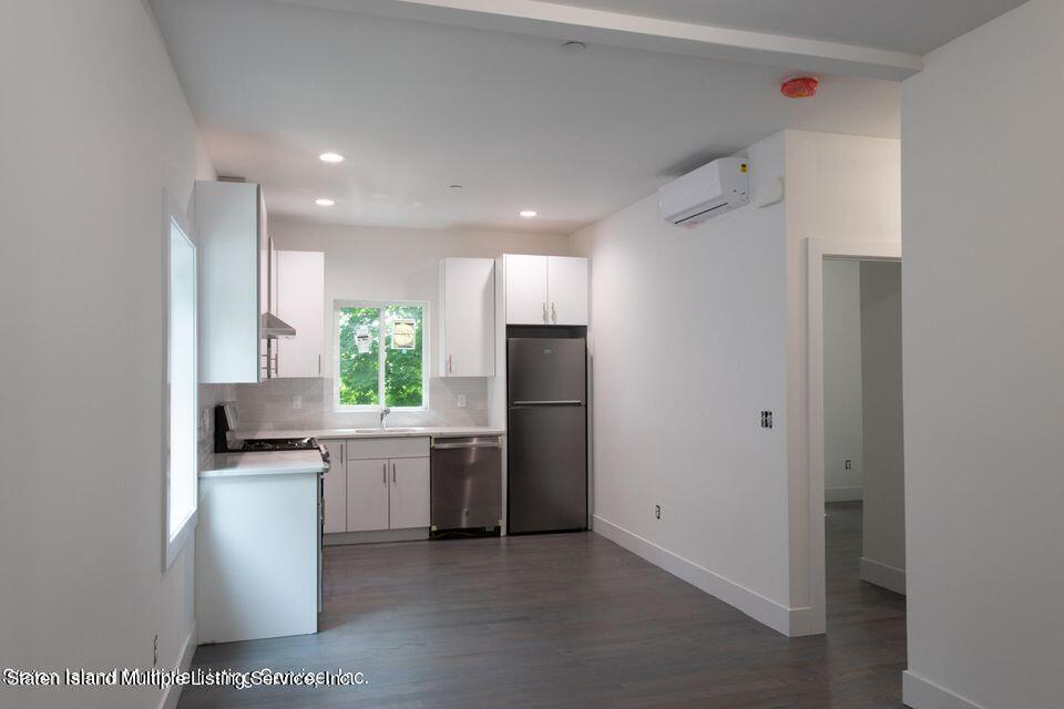 29 Ridgefield Avenue Staten Island, NY 10304 - Photo 5 of 68 7