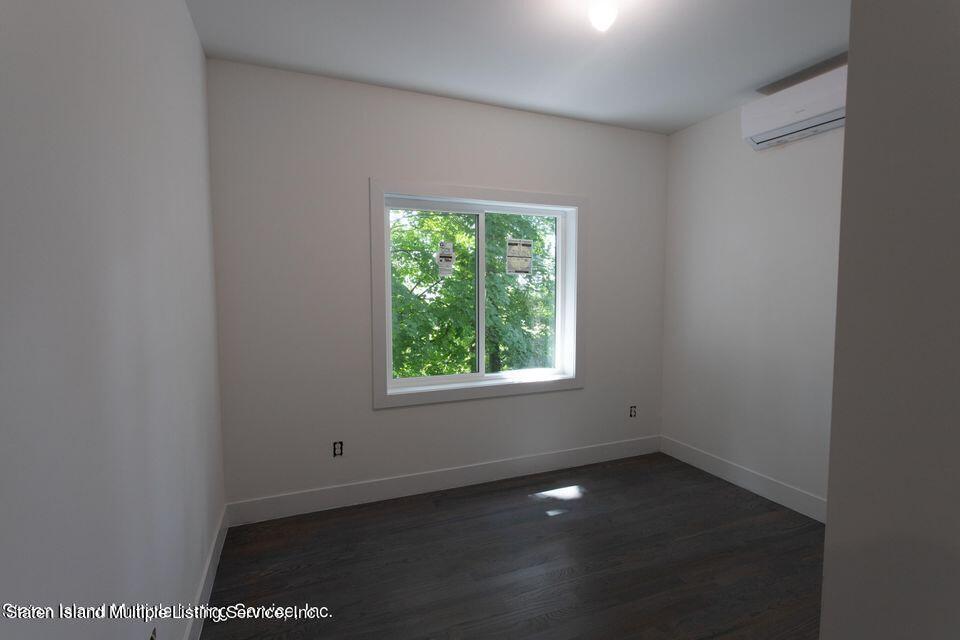 29 Ridgefield Avenue Staten Island, NY 10304 - Photo 6 of 68 8