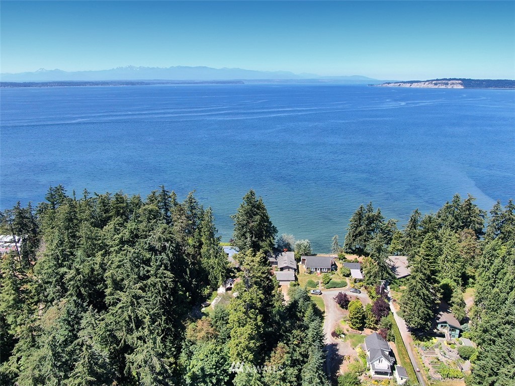 7190 Maxwelton Road Clinton, WA 98236 - Photo 1 of 37 Gallery Image 1