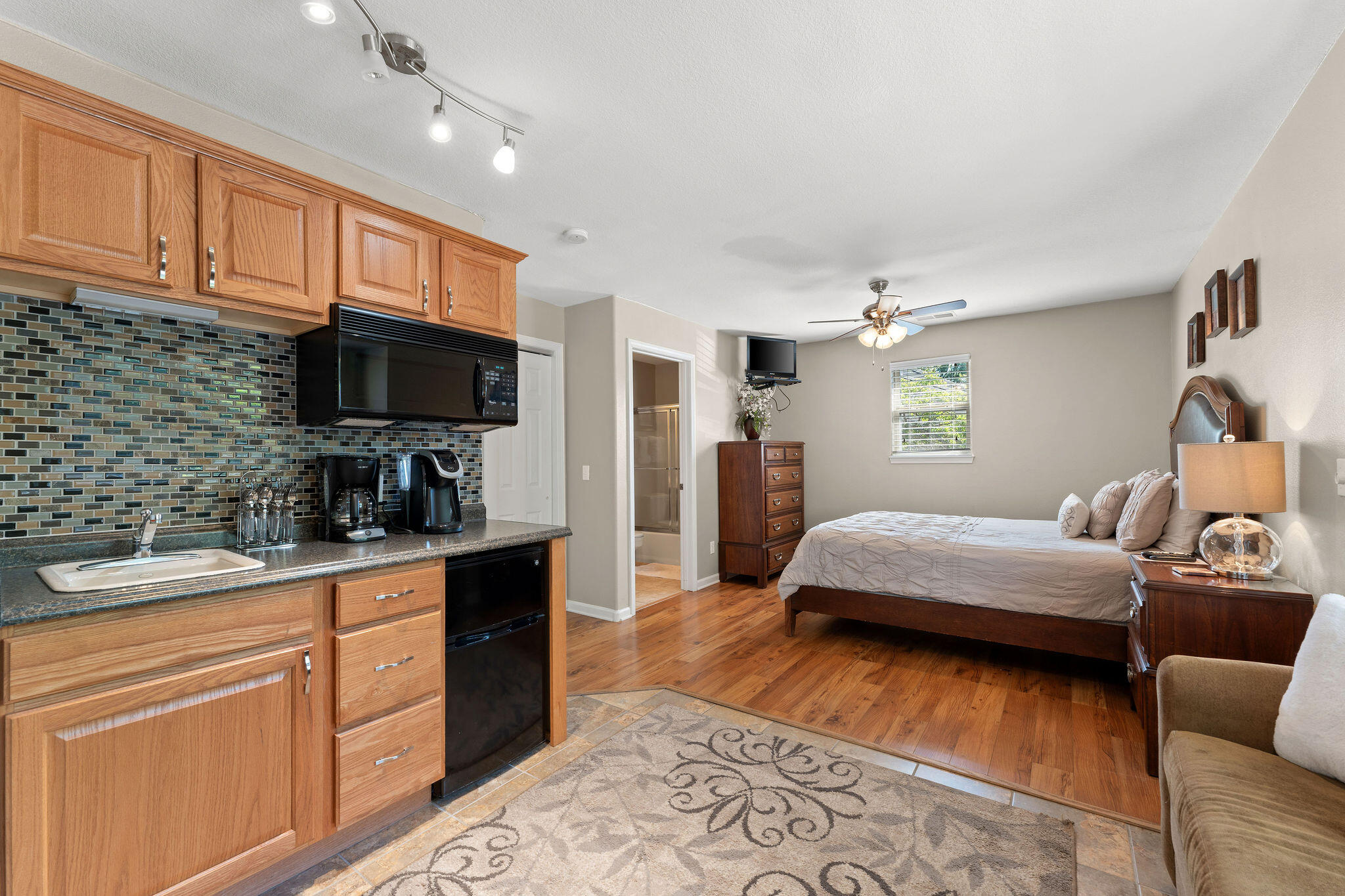 144 Oak Lane, Unit 144 Reeds Spring, MO 65737 - Photo 12 of 33 Suite