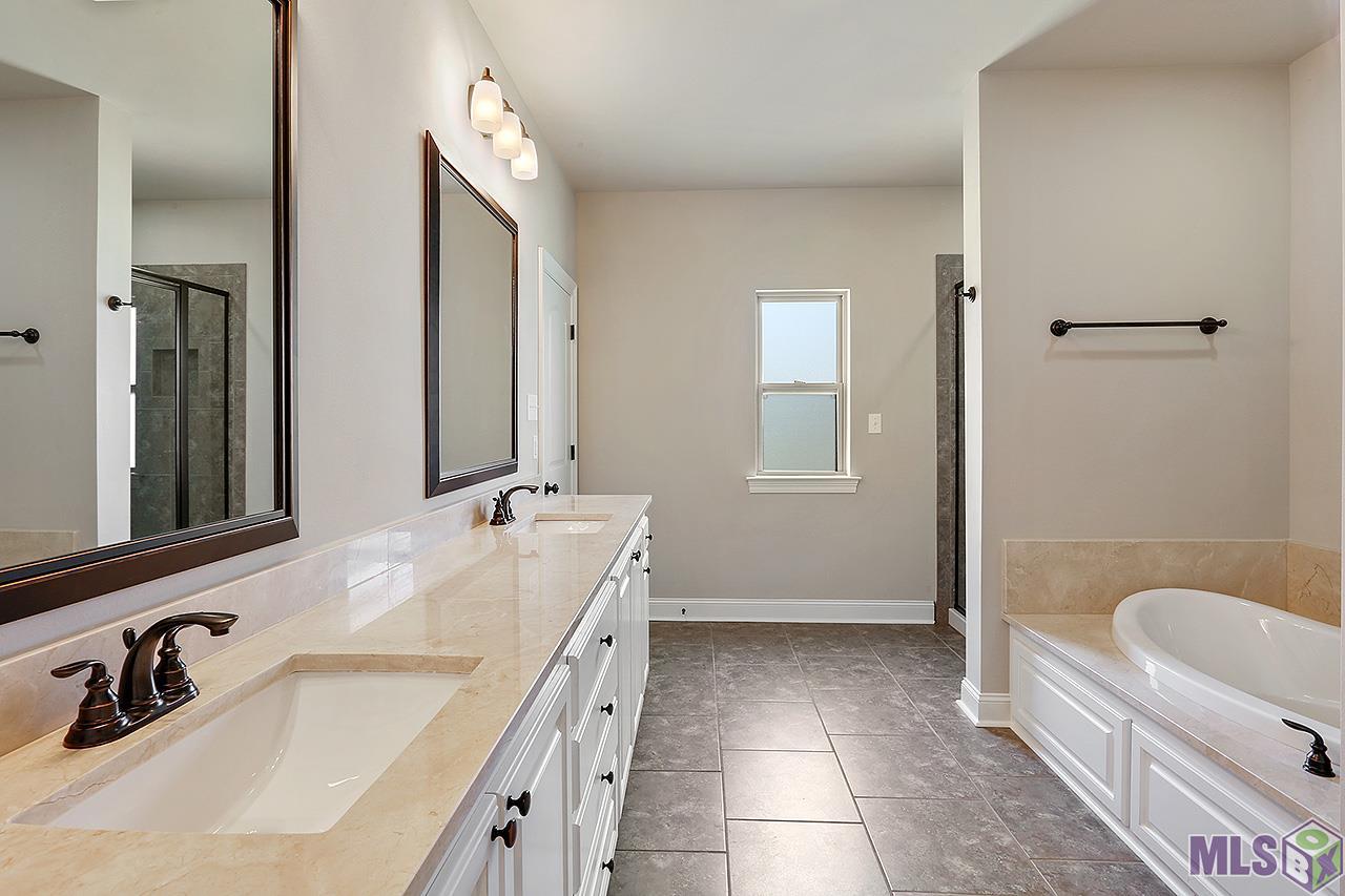 2241 Powerbrook Drive Baton Rouge, LA 70816 - Photo 7 of 17 2241 POWERBROOK DR