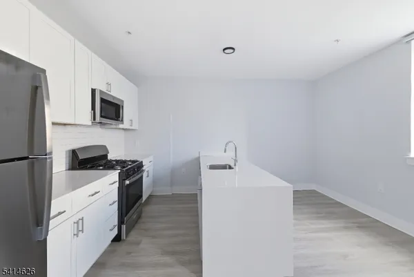 $2,500 | 529 Mulberry Street, Newark, NJ 07114