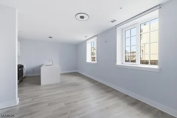 $2,500 | 529 Mulberry Street, Newark, NJ 07114
