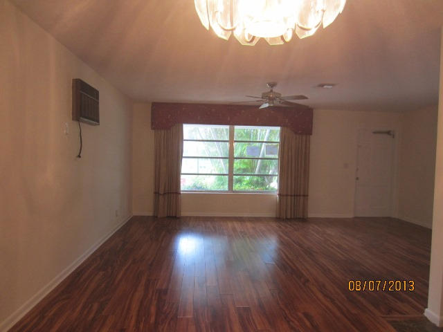 8 Ridgewood Circle Tequesta, FL 33469 - Photo 3 of 9 FamilyRoom