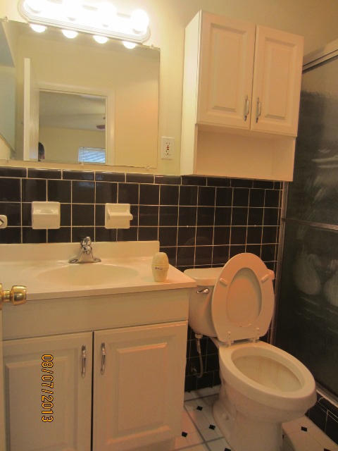 8 Ridgewood Circle Tequesta, FL 33469 - Photo 6 of 9 MasterBath