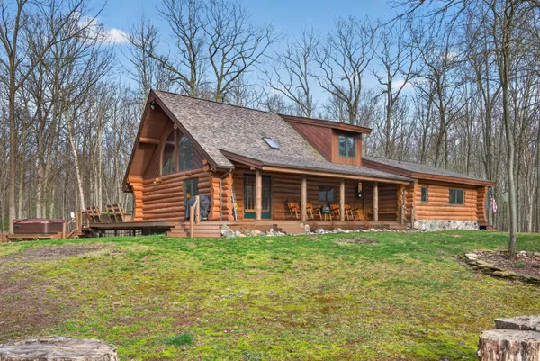 $829,000 | 837 East Whitetail Drive, Midland, MI 48640