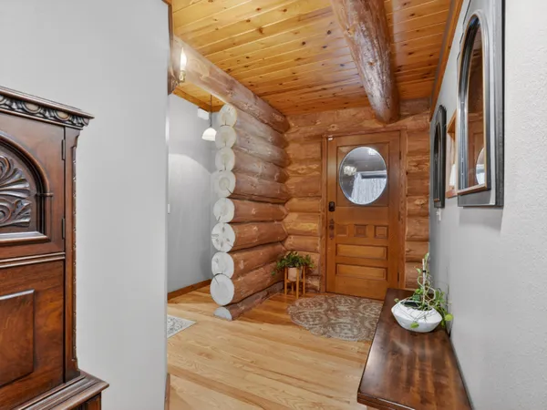 $829,000 | 837 East Whitetail Drive, Midland, MI 48640