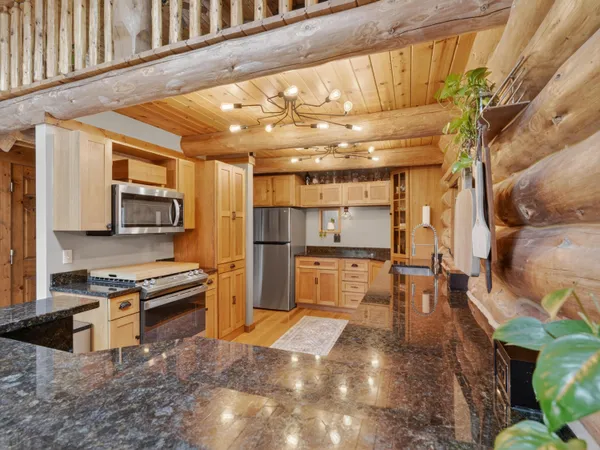 $829,000 | 837 East Whitetail Drive, Midland, MI 48640