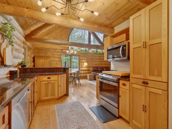 $829,000 | 837 East Whitetail Drive, Midland, MI 48640