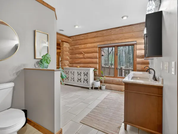 $829,000 | 837 East Whitetail Drive, Midland, MI 48640