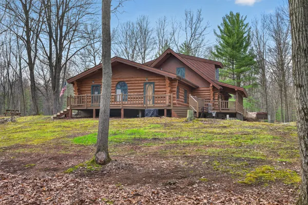 $829,000 | 837 East Whitetail Drive, Midland, MI 48640