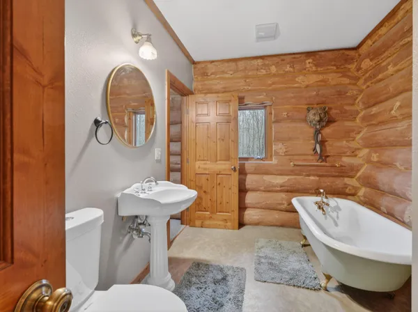 $829,000 | 837 East Whitetail Drive, Midland, MI 48640