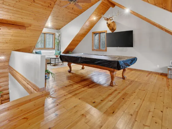 $829,000 | 837 East Whitetail Drive, Midland, MI 48640