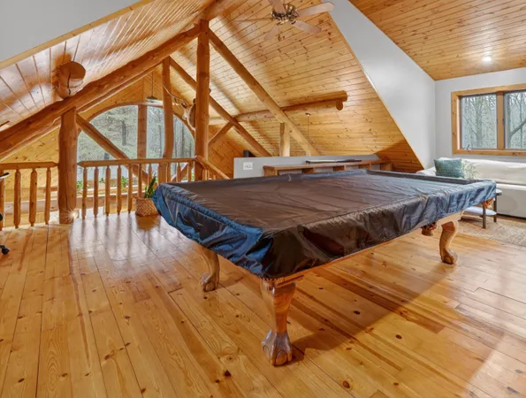 $829,000 | 837 East Whitetail Drive, Midland, MI 48640