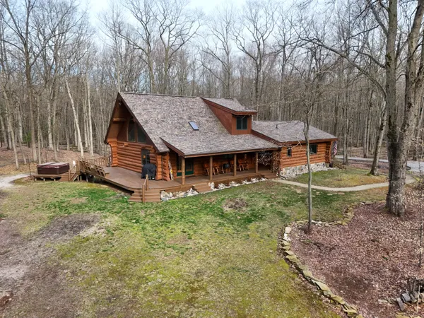 $829,000 | 837 East Whitetail Drive, Midland, MI 48640
