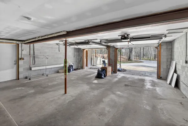 $829,000 | 837 East Whitetail Drive, Midland, MI 48640