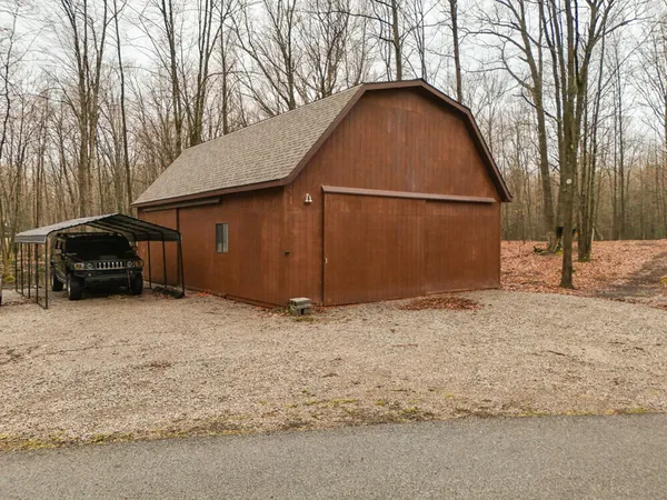 $829,000 | 837 East Whitetail Drive, Midland, MI 48640