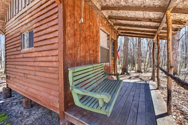 $829,000 | 837 East Whitetail Drive, Midland, MI 48640