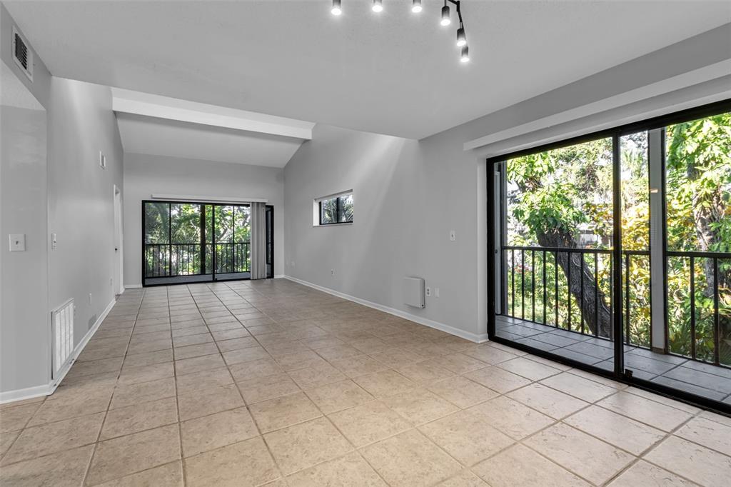 1508 Pelican Cove Road, Unit 231 Sarasota, FL 34231 - Photo 21 of 43
